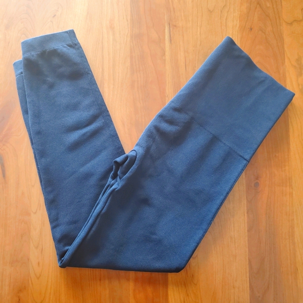 Spanx Capri Length Seamless Leggings